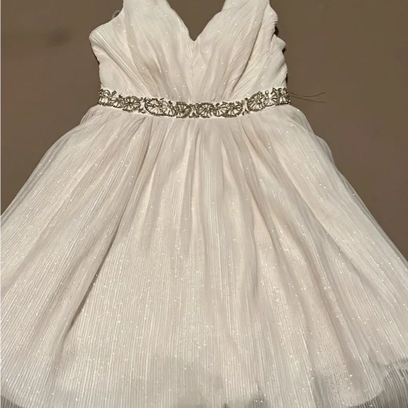 BCX Cream Dress with Elegant Design - Picture 5 of 7